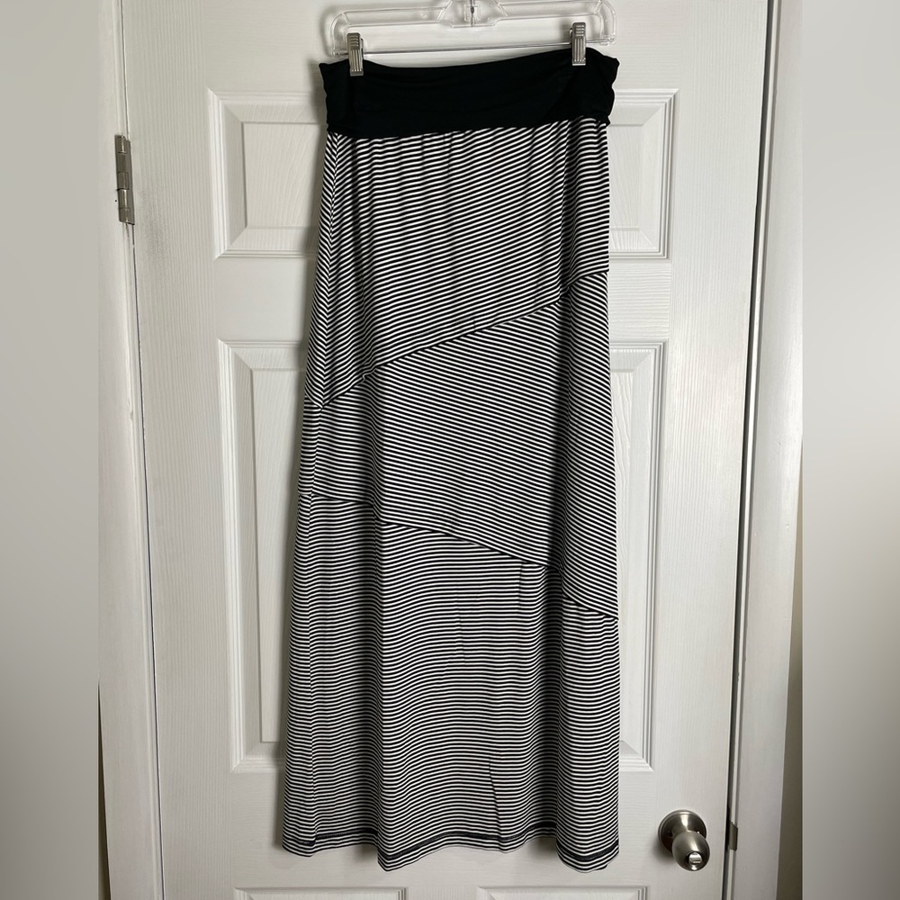 Max Studio Black and White Striped Maxi Skirt - NWT